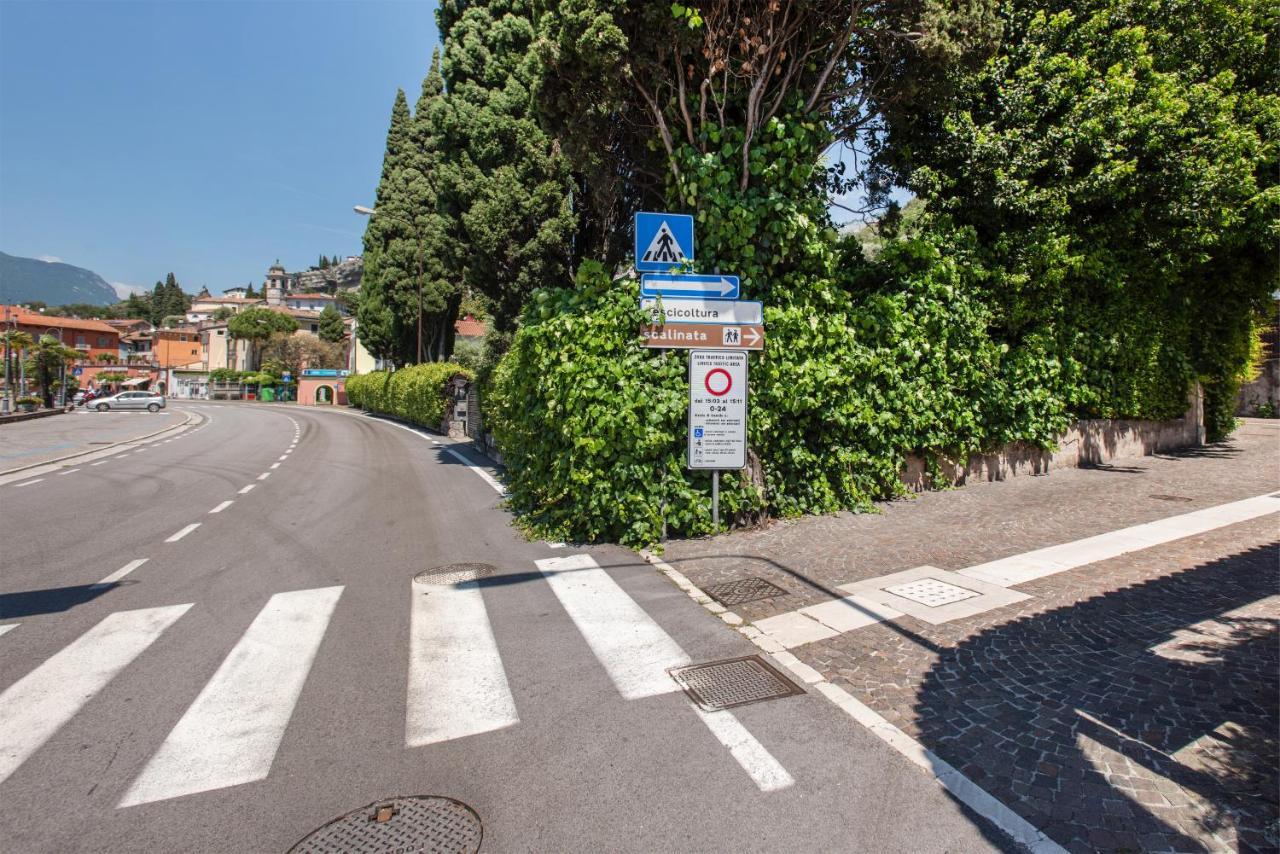 Casa Valery Apartment Torbole Sul Garda Bagian luar foto