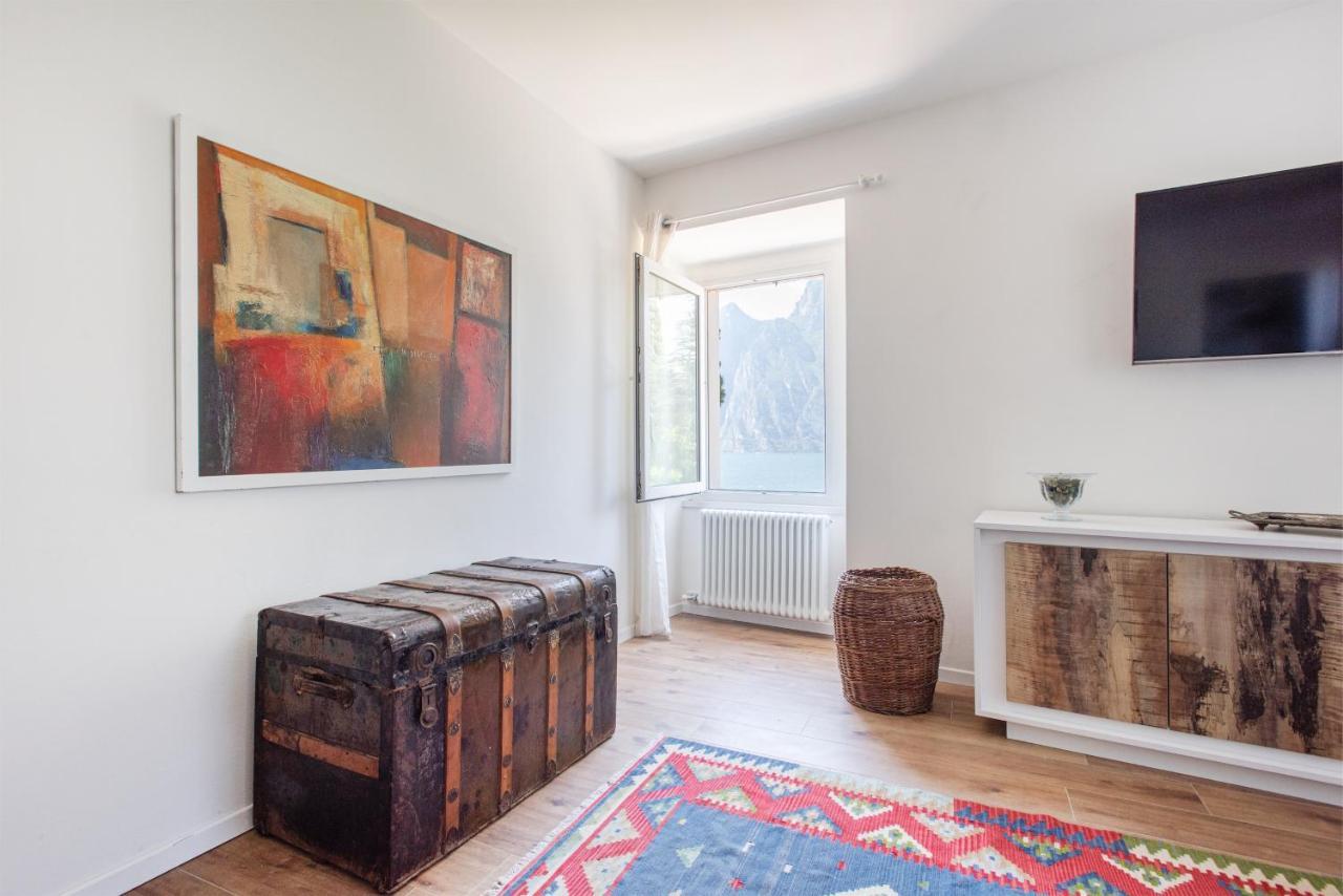 Casa Valery Apartment Torbole Sul Garda Bagian luar foto