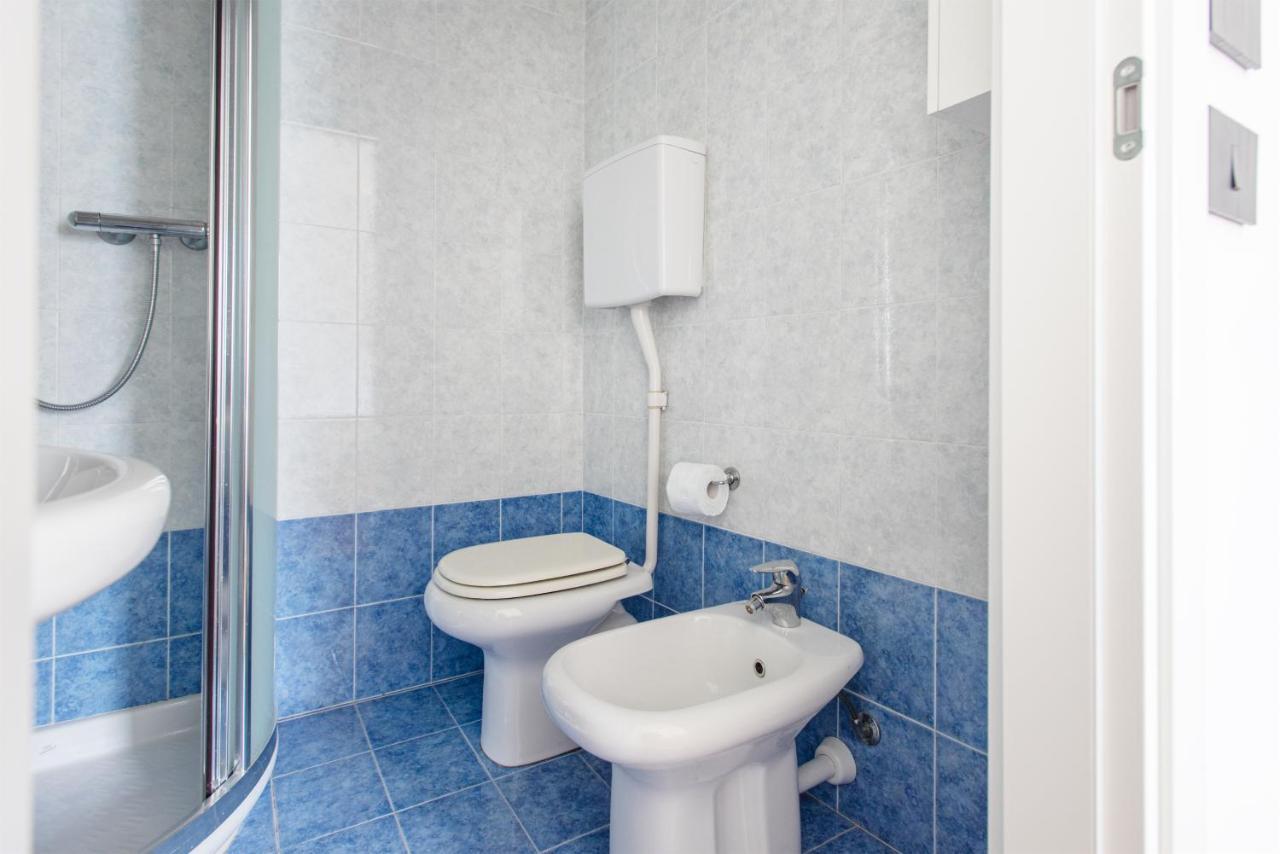 Casa Valery Apartment Torbole Sul Garda Bagian luar foto